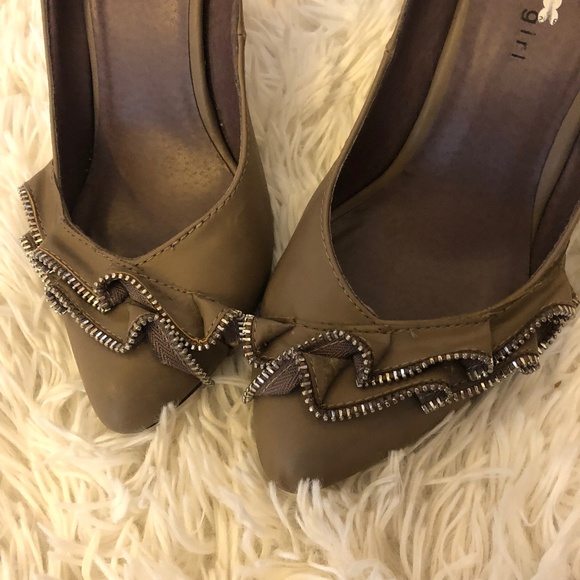 Madden Girl Shoes - Madden Girl Zipper Ruffle Heels Size 7 1/2